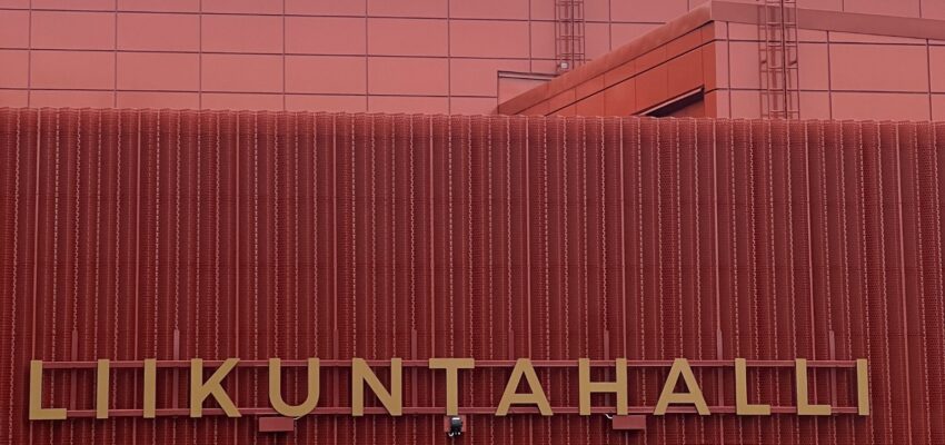 Järnefeltin liikuntahalli julkisivupellitykset
